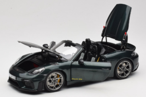 Porsche 718 Spyder RS Weissach Pack Forest Green Norev 1:18 187272 Metal - imagen 2 de 8