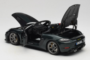 Porsche 718 Spyder RS Weissach Pack Forest Green Norev 1:18 187272 Metal - imagen 5 de 8