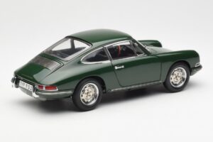 Porsche 901 Verde CMC 1:18 M-067B Metal - imagen 2 de 6