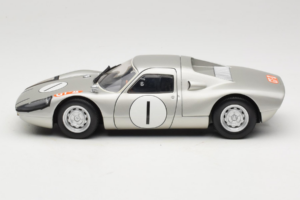 Porsche 904 GTS #1 Japan Grand Prix 1964 Minichamps 1:18 183646701 Metal - imagen 4 de 8