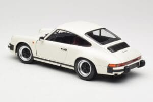 Porsche 911 930 Carrera 3.2 Grand Prix White Minichamps 1:18 100063024 Metal - imagen 7 de 8