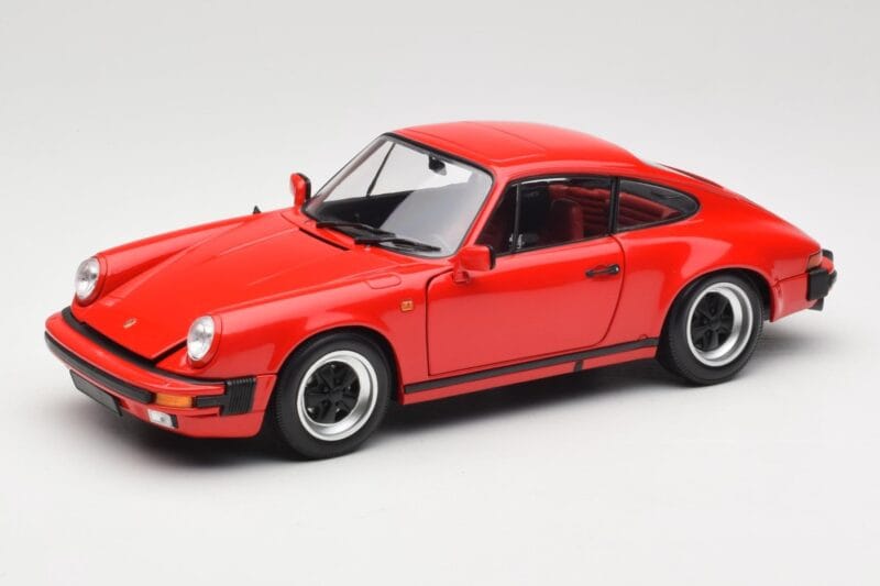 Porsche 911 930 Carrera 3.2 Guards Red Minichamps 1:18 100063021 Metal