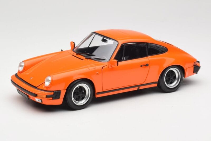 Porsche 911 930 Carrera 3.2 Signal Orange Minichamps 1:18 100063025 Metal