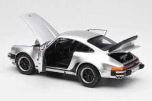 Porsche 911 930 Turbo 3.3 Plata Norev 1:18 187574 Metal - imagen 5 de 8