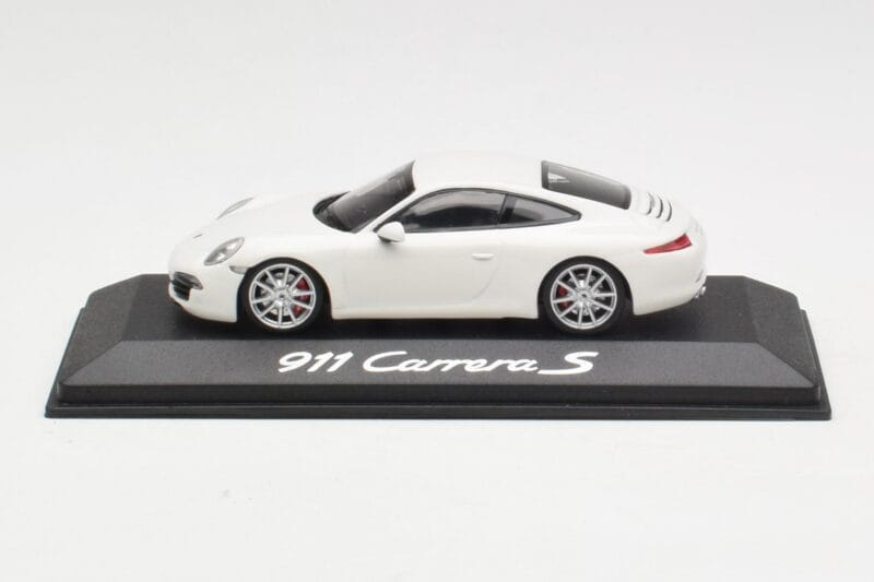 Porsche 911 991 Carrera S Blanco IAA Frankfurt 2011 Minichamps 1:43 WAX20100090 Metal