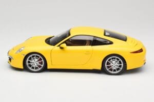 Porsche 911 991 Carrera S Racing Yellow Minichamps 1:18 100061021 Metal - imagen 4 de 8