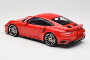 Porsche 911 991 Turbo S Guards Red Minichamps 1:18 110067122 Metal - imagen 7 de 8