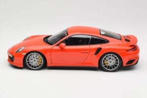Porsche 911 991 Turbo S Lava Orange Minichamps 1:18 110067120 Metal - imagen 4 de 8