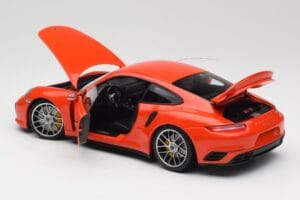Porsche 911 991 Turbo S Lava Orange Minichamps 1:18 110067120 Metal - imagen 5 de 8