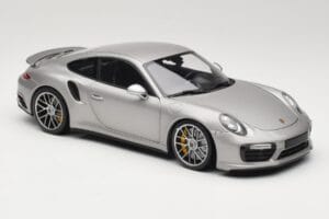 Porsche 911 991 Turbo S Plata Minichamps 1:18 113067126 Metal - imagen 6 de 8