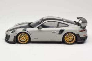Porsche 911 991.2 GT2 RS Chalk Weissach Package Llantas Doradas Minichamps 1:18 155068304 Metal - imagen 3 de 6
