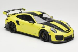 Porsche 911 GT2 RS 991.2 Weissach Package Verde Llantas Negras Minichamps 1:18 155068300-1 Metal - imagen 4 de 6