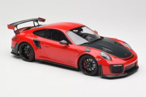 Porsche 911 GT2 RS 991.2 Rojo Llantas Negras Minichamps 1:18 155068307 Metal - imagen 4 de 6
