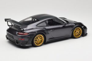 Porsche 911 991.2 GT2 RS Weissach Package Purple Metallic Con Llantas de Magnesio Doradas Minichamps 1:18 153068322 Metal - imagen 2 de 6