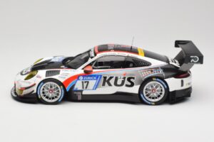 Porsche 911 991.2 GT3 R #17 Kues Team 75 Bernhard M. Christensen / K. Cairoli 24 Hours of Nurburgring 2018 Minichamps 1:18 15 - imagen 3 de 6