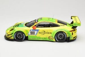 Porsche 911 991.2 GT3 R #911 Manthey Racing R. Dumas / F. Makowiecki 24 Hours of Nurburgring 2017 Minichamps 1:18 155176911 M - imagen 3 de 6