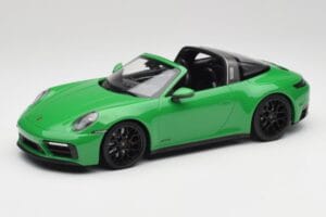 Porsche 911 991.2 Targa 4 GTS British Racing Verde Minichamps 1:18 155061065 Metal