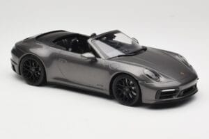 Porsche 911 992 Carrera 4 GTS Descapotable Grey Metallic Minichamps 1:18 155063031 Metal - imagen 4 de 6