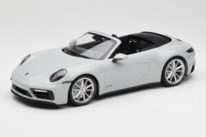 Porsche 911 992 Carrera 4 GTS Descapotable Gris Minichamps 1:18 155063034 Metal