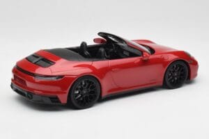 Porsche 911 992 Carrera 4 GTS Descapotable Rojo Minichamps 1:18 155063032 Metal - imagen 2 de 6