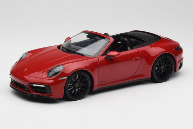 Porsche 911 992 Carrera 4 GTS Descapotable Rojo Minichamps 1:18 155063032 Metal