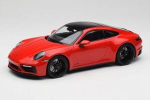Porsche 911 992 Carrera 4 GTS Rojo Minichamps 1:18 155063100 Metal