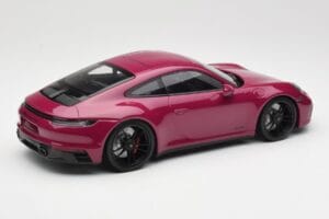 Porsche 911 992 Carrera 4 GTS Rubystar Minichamps 1:18 155063102 Metal - imagen 2 de 6