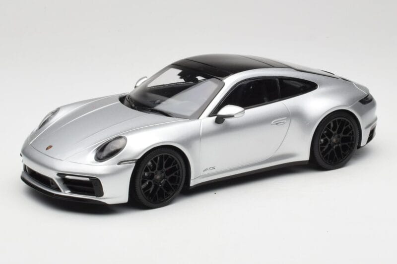 Porsche 911 992 Carrera 4 GTS Plata Minichamps 1:18 155063104 Metal