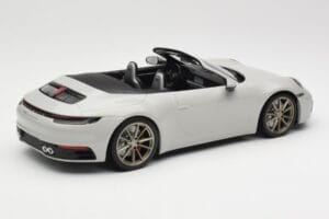 Porsche 911 992 Carrera 4S Descapotable Gris Minichamps 1:18 155067335 Metal - imagen 2 de 6