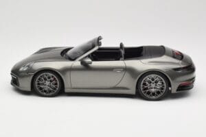 Porsche 911 992 Carrera 4S Descapotable Mamba Green Metallic Minichamps 1:18 155067337 Metal - imagen 3 de 6