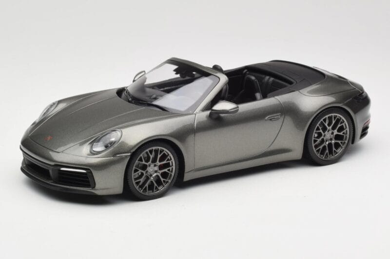 Porsche 911 992 Carrera 4S Descapotable Mamba Green Metallic Minichamps 1:18 155067337 Metal