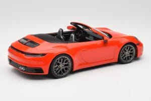 Porsche 911 992 Carrera 4S Descapotable Naranja Minichamps 1:18 155067334 Metal - imagen 2 de 6