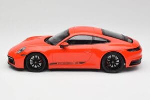 Porsche 911 992 Carrera 4S Lava Naranja Minichamps 1:18 155067327 Metal - imagen 3 de 6
