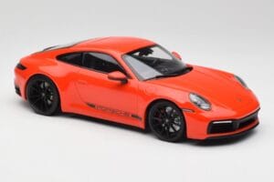 Porsche 911 992 Carrera 4S Lava Naranja Minichamps 1:18 155067327 Metal - imagen 4 de 6