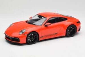 Porsche 911 992 Carrera 4S Lava Naranja Minichamps 1:18 155067327 Metal