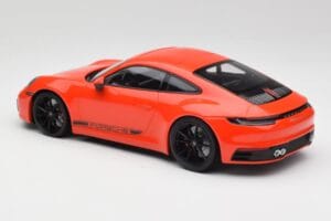 Porsche 911 992 Carrera 4S Lava Naranja Minichamps 1:18 155067327 Metal - imagen 5 de 6