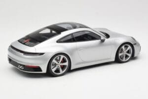 Porsche 911 992 Carrera 4S Plata Minichamps 1:18 155067322 Metal - imagen 2 de 6