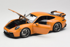 Porsche 911 992 GT3 Bahama Yellow Norev 1:18 187387 Metal - imagen 2 de 8