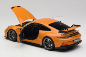 Porsche 911 992 GT3 Bahama Yellow Norev 1:18 187387 Metal - imagen 5 de 8