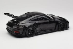 Porsche 911 992 GT3 RS Negro & Llantas Negras Concept Minichamps 1:18 911992003 Metal - imagen 3 de 8