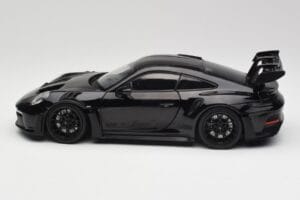 Porsche 911 992 GT3 RS Negro & Llantas Negras Concept Minichamps 1:18 911992003 Metal - imagen 4 de 8