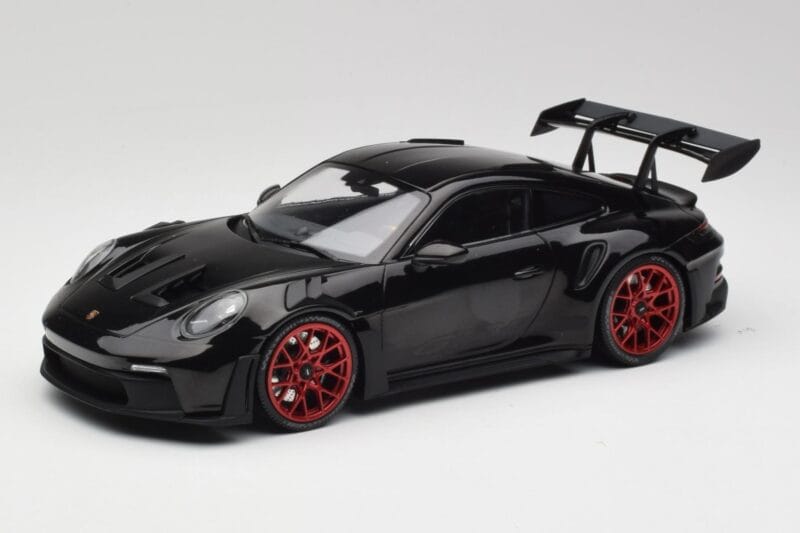 Porsche 911 992 GT3 RS Negro & Llantas Rojas & Decor Negro Minichamps 1:18 153062240 Metal
