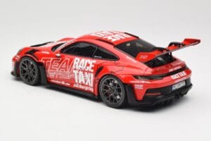 Porsche 911 992 GT3 RS Getspeed Race Taxi Guards Red Minichamps 1:18 110062040 Metal - imagen 7 de 8