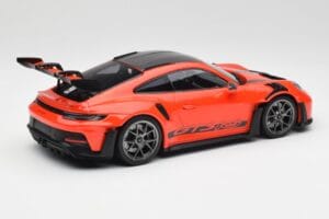 Porsche 911 992 GT3 RS Guards Naranja & Llantas Plata Minichamps 1:18 911992002 Metal - imagen 2 de 6