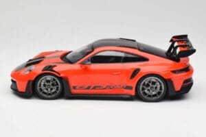 Porsche 911 992 GT3 RS Guards Naranja & Llantas Plata Minichamps 1:18 911992002 Metal - imagen 3 de 6