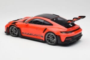 Porsche 911 992 GT3 RS Guards Naranja & Llantas Plata Minichamps 1:18 911992002 Metal - imagen 5 de 6