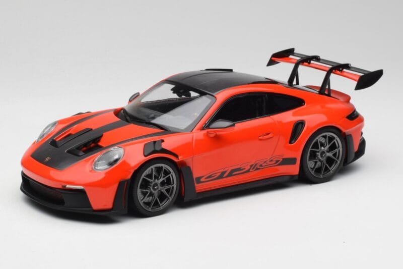 Porsche 911 992 GT3 RS Guards Naranja & Llantas Plata Minichamps 1:18 911992002 Metal
