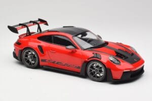 Porsche 911 992 GT3 RS Guards Rojo & Llantas Plata Weissach Package Minichamps 1:18 153062246 Metal - imagen 4 de 6