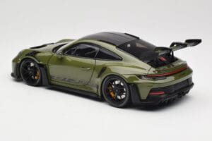 Porsche 911 992 GT3 RS Nato Olive & Black Wheels Minichamps 1:18 110062027 Metal - imagen 7 de 8