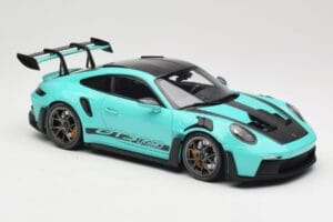 Porsche 911 992 GT3 RS Python Green & Dark Silver Wheels Minichamps 1:18 110062026 Metal - imagen 6 de 8